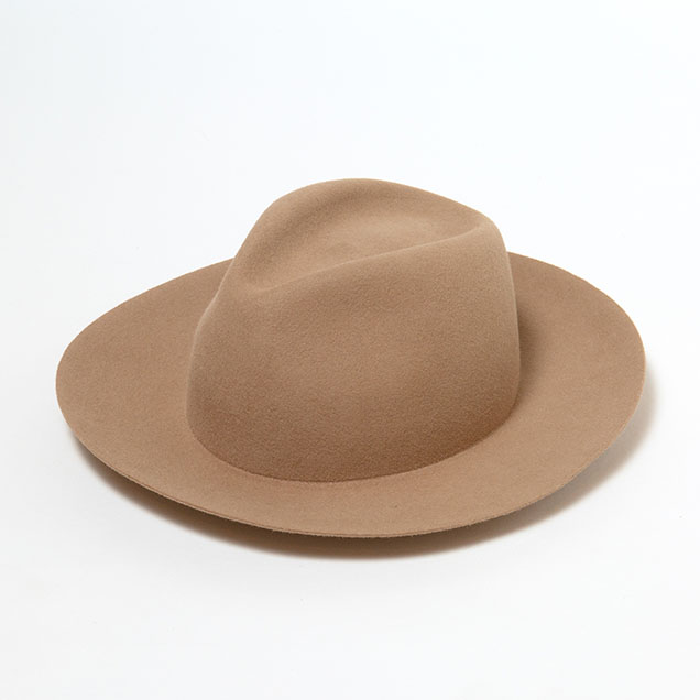 A hat that will be the base for your customization