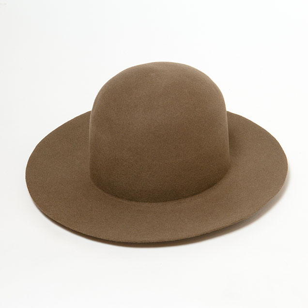 A hat that will be the base for your customization