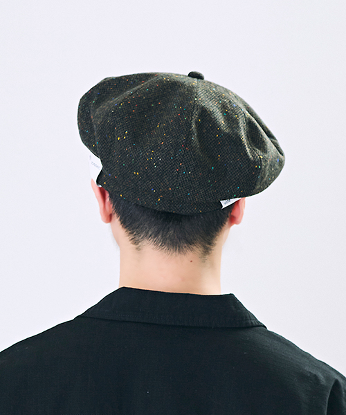 KHAKI モデル頭囲:56.5cm