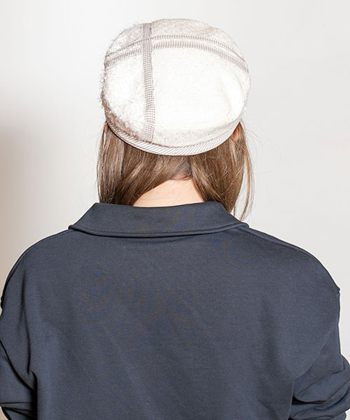 Model's head circumference: 56cm, wearing size ONESIZE