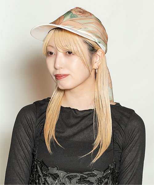 モデル頭囲：58cm 着用サイズ：ONESIZE