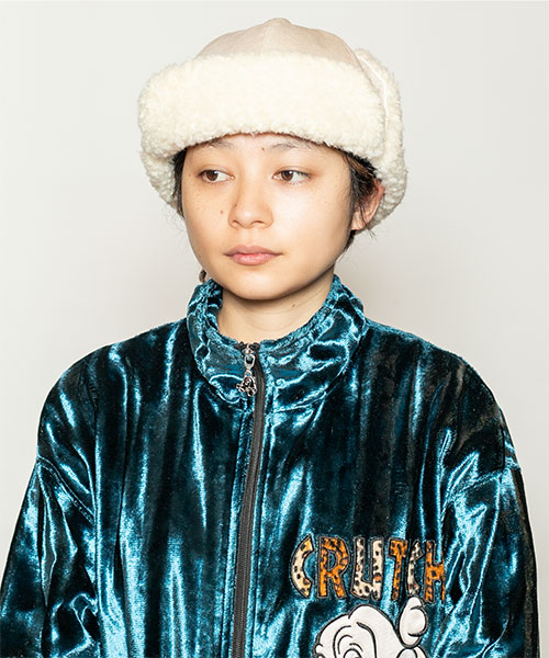 WHITE モデル頭囲：54cm