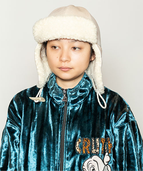 WHITE モデル頭囲：54cm