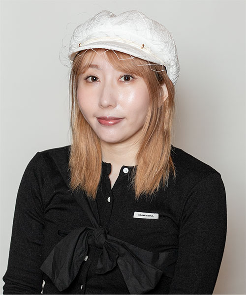 WHITE モデル頭囲：56cm