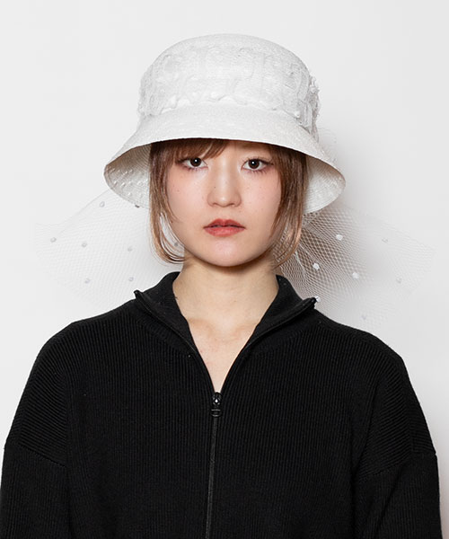 WHITE モデル頭囲：55cm