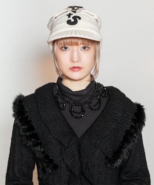 WHITE モデル頭囲：55cm