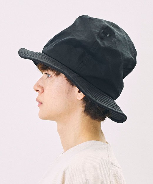 モデル頭囲：54.5cm 着用サイズ：ONESIZE