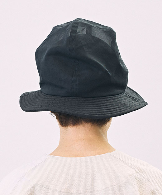 モデル頭囲：54.5cm 着用サイズ：ONESIZE