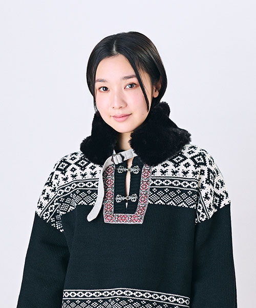 Model's head circumference: 55.5cm, wearing size ONESIZE