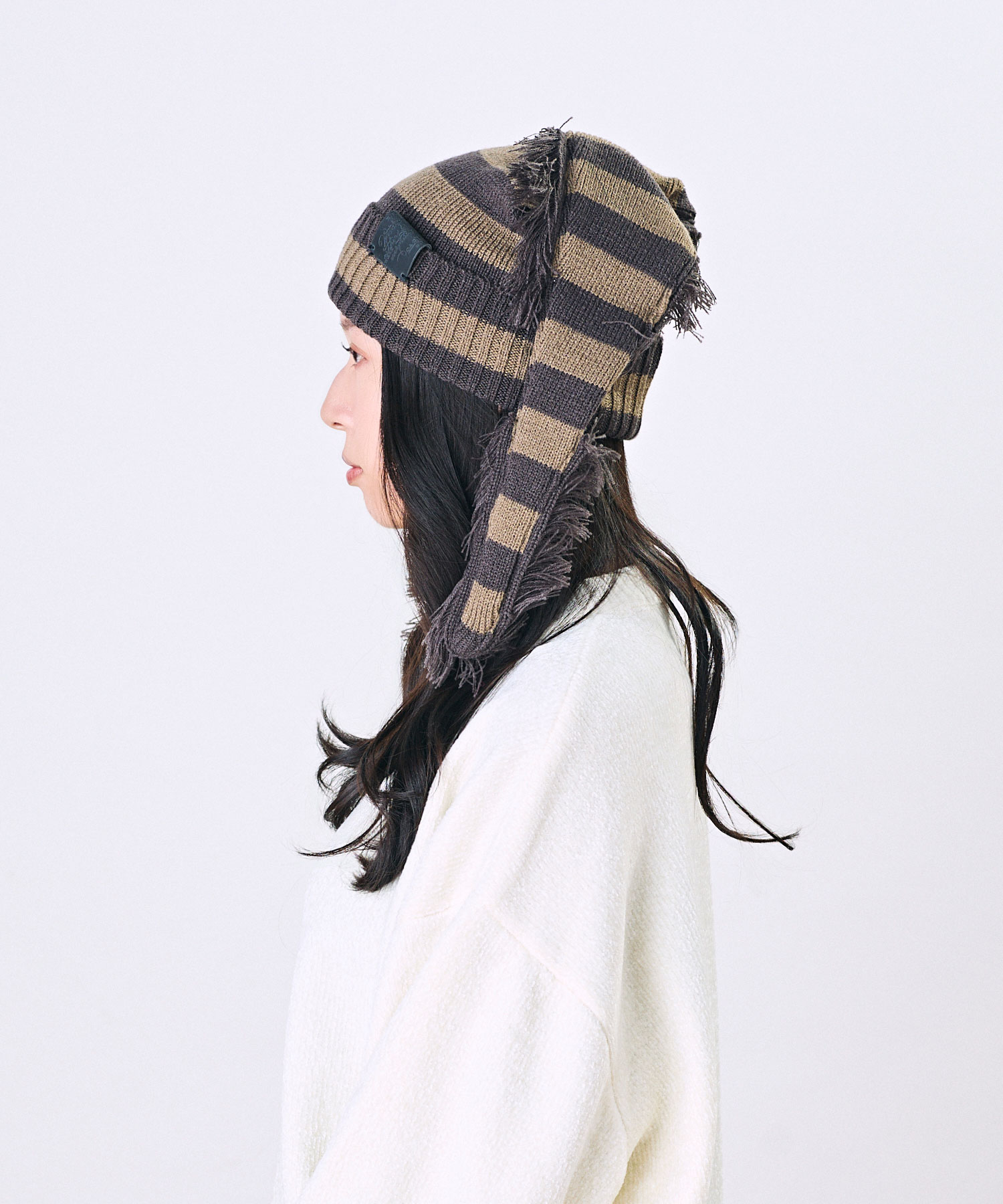 Model's head circumference: 54cm, wearing size ONESIZE