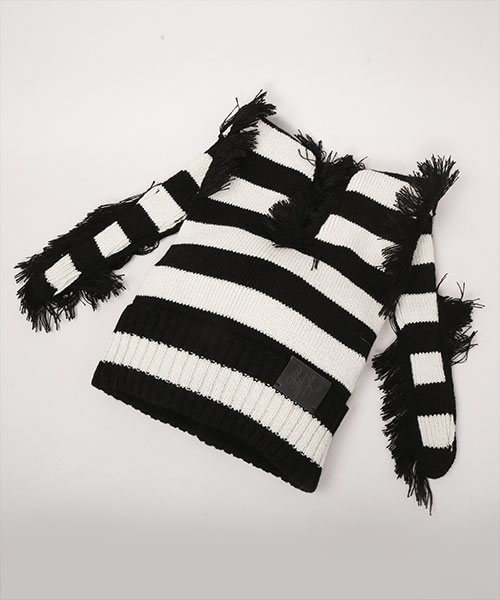 LONG LONG KNITTED HAT BLACK x WHITE ONESIZE