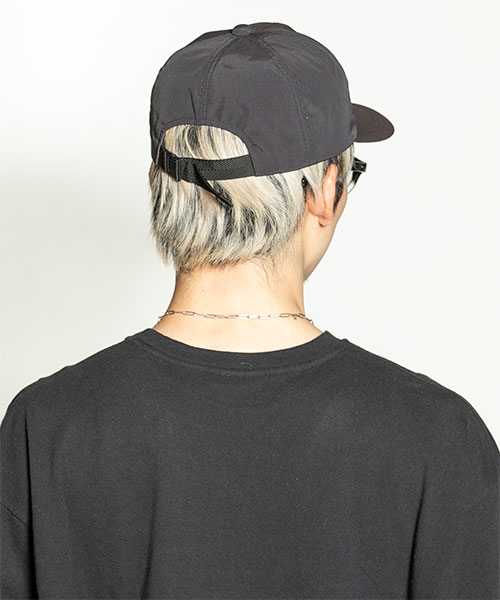 モデル頭囲：58.5cm 着用サイズ：ONESIZE
