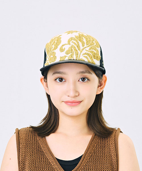 YELLOW モデル頭囲：55cm