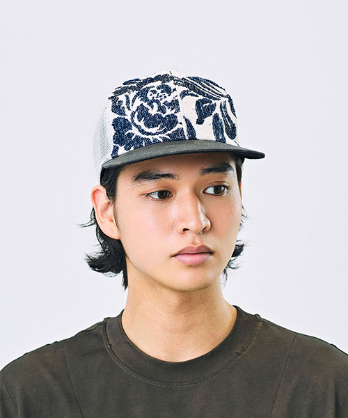 BLUE モデル頭囲：58.5cm