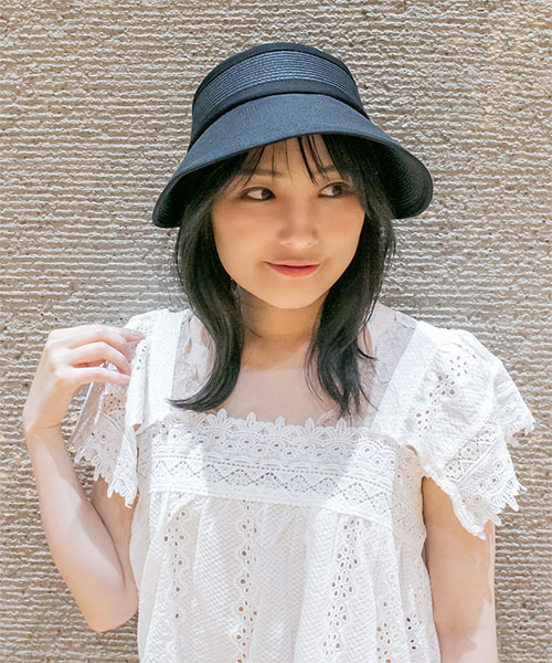 モデル頭囲：55m 着用サイズ：ONESIZE