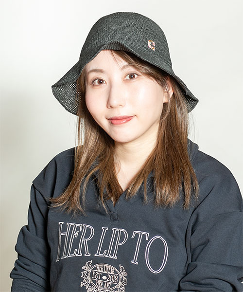 モデル頭囲：56cm 着用サイズ：ONESIZE