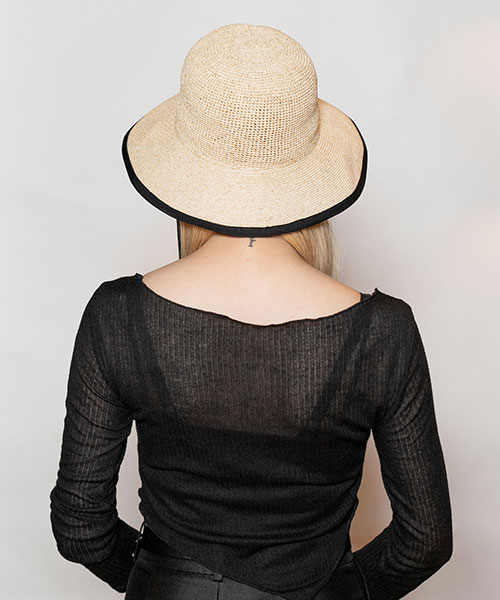 モデル頭囲：58cm 着用サイズ：ONESIZE