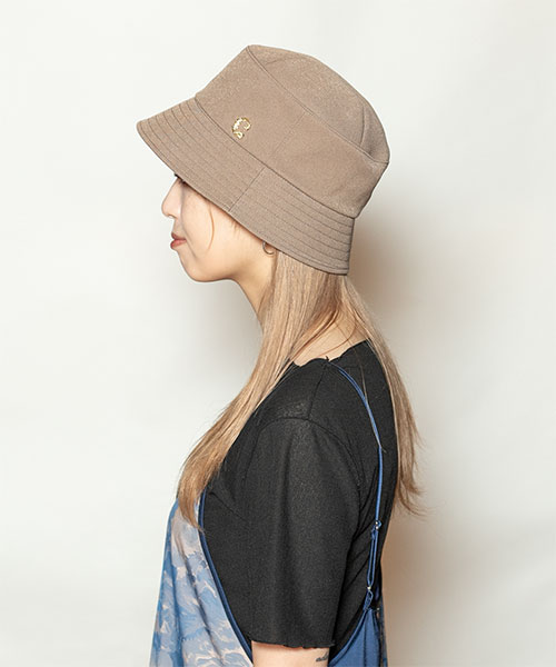 モデル頭囲：58cm 着用サイズ：ONESIZE
