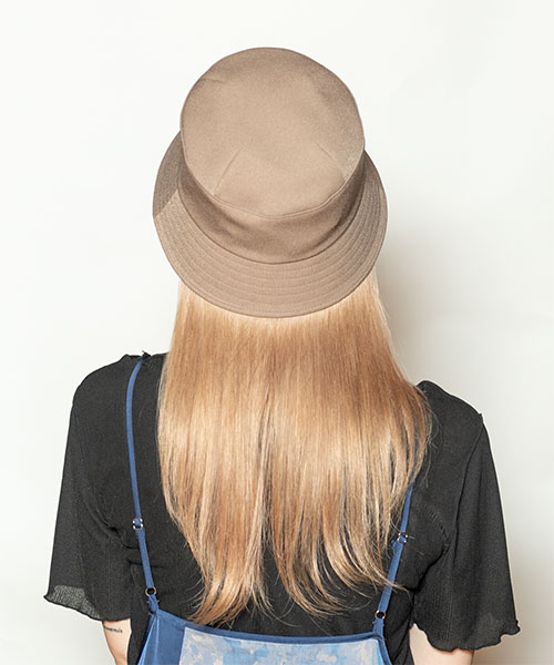 モデル頭囲：58cm 着用サイズ：ONESIZE