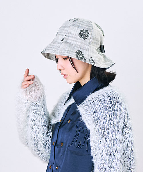 モデル頭囲：55.5cm 着用サイズ：ONESIZE