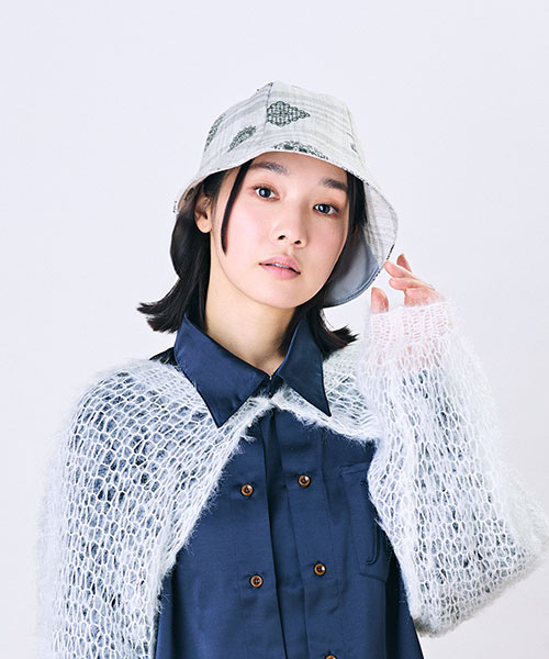 モデル頭囲：55.5cm 着用サイズ：ONESIZE