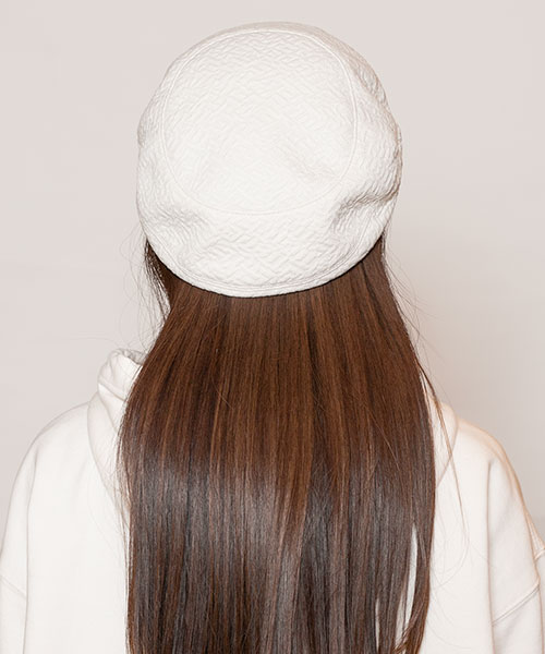 モデル頭囲：56cm 着用サイズ：ONESIZE