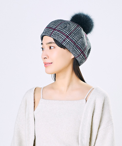 モデル頭囲：55.5cm 着用サイズ：ONESIZE