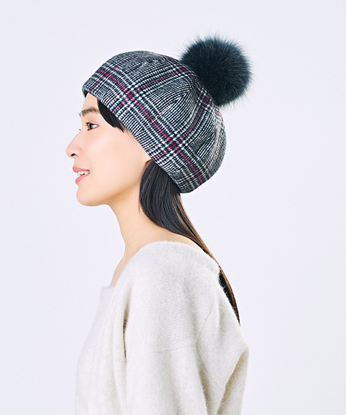 モデル頭囲：55.5cm 着用サイズ：ONESIZE