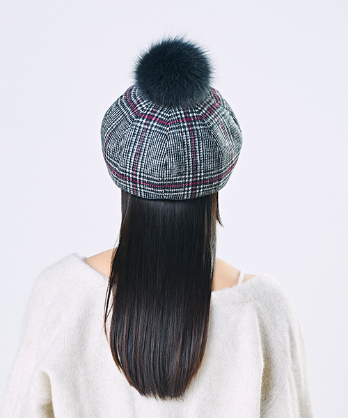 モデル頭囲：55.5cm 着用サイズ：ONESIZE