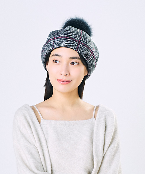 モデル頭囲：55.5cm 着用サイズ：ONESIZE