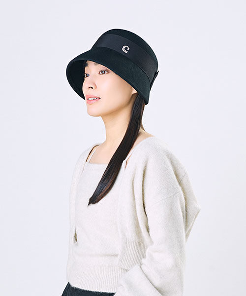 モデル頭囲：55.5cm 着用サイズ：ONESIZE