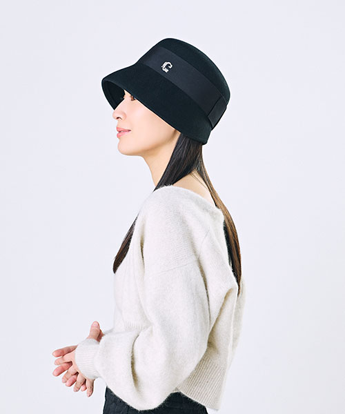 モデル頭囲：55.5cm 着用サイズ：ONESIZE