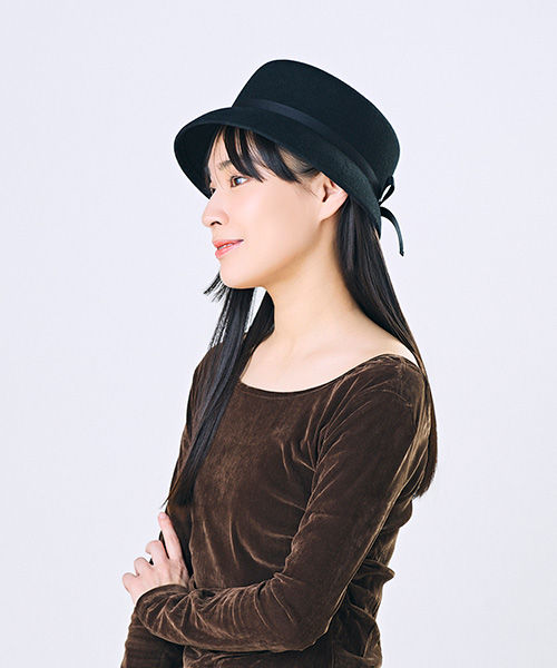 モデル頭囲：55.5cm 着用サイズ：ONESIZE