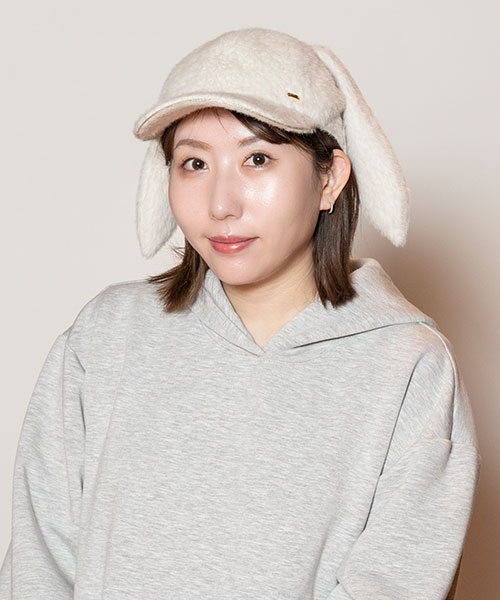 WHITE モデル頭囲：56cm