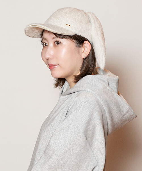 WHITE モデル頭囲：56cm