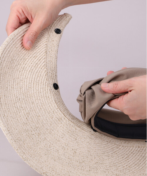 スナップボタンで着脱可能