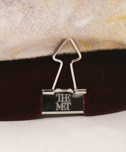 THE MET Bouquet of Chrysanthemums BERET MIX ONESIZE