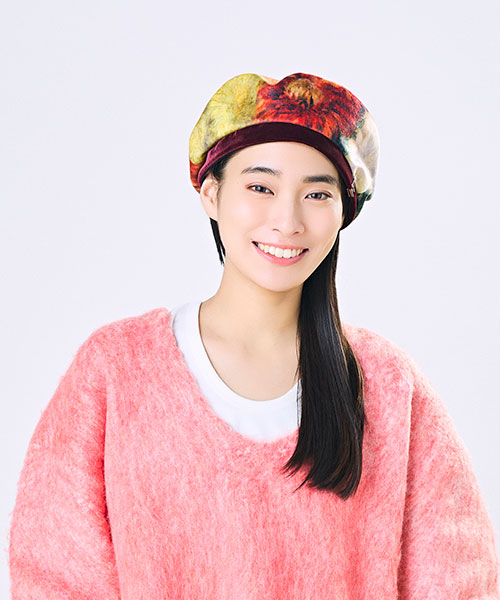 モデル頭囲：55.5cm 着用サイズ：ONESIZE