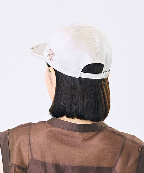 LIGHT BEIGE モデル頭囲：56cm