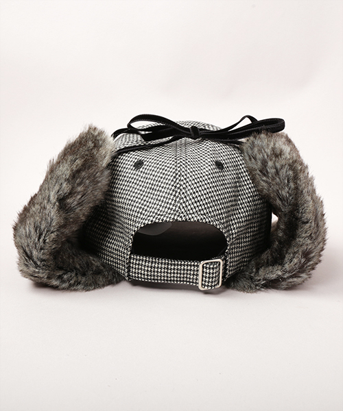 THE MET EAR FLAP LOGO CAP BLACK ONESIZE