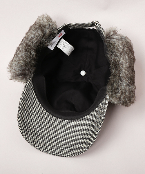 THE MET EAR FLAP LOGO CAP BLACK ONESIZE