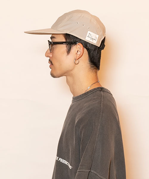 WHITE モデル頭囲：58.5cm