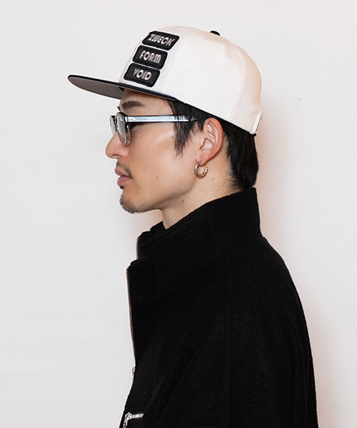 モデル頭囲：58.5cm 着用サイズ：ONESIZE