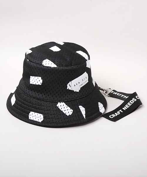 AKA SIX MESH PRINT BUCKET HAT BLACK ONESIZE