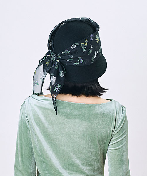 モデル頭囲：55.5cm 着用サイズ：ONESIZE