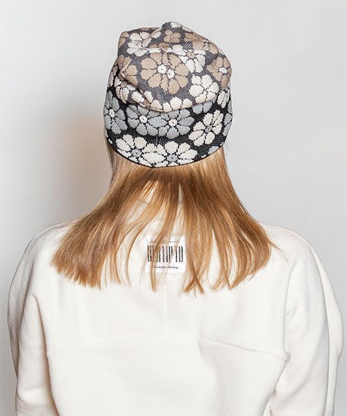 モデル頭囲：56cm 着用サイズ：ONESIZE
