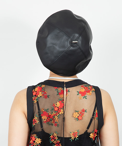 モデル頭囲：54.5cm 着用サイズ：ONESIZE