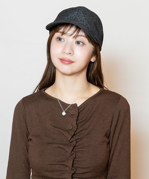 モデル頭囲：56cm 着用サイズ：ONESIZE