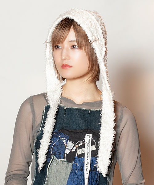 WHITE モデル頭囲：55cm