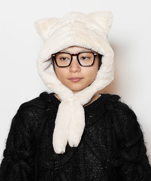 Model's head circumference: 54cm, wearing size: ONESIZE